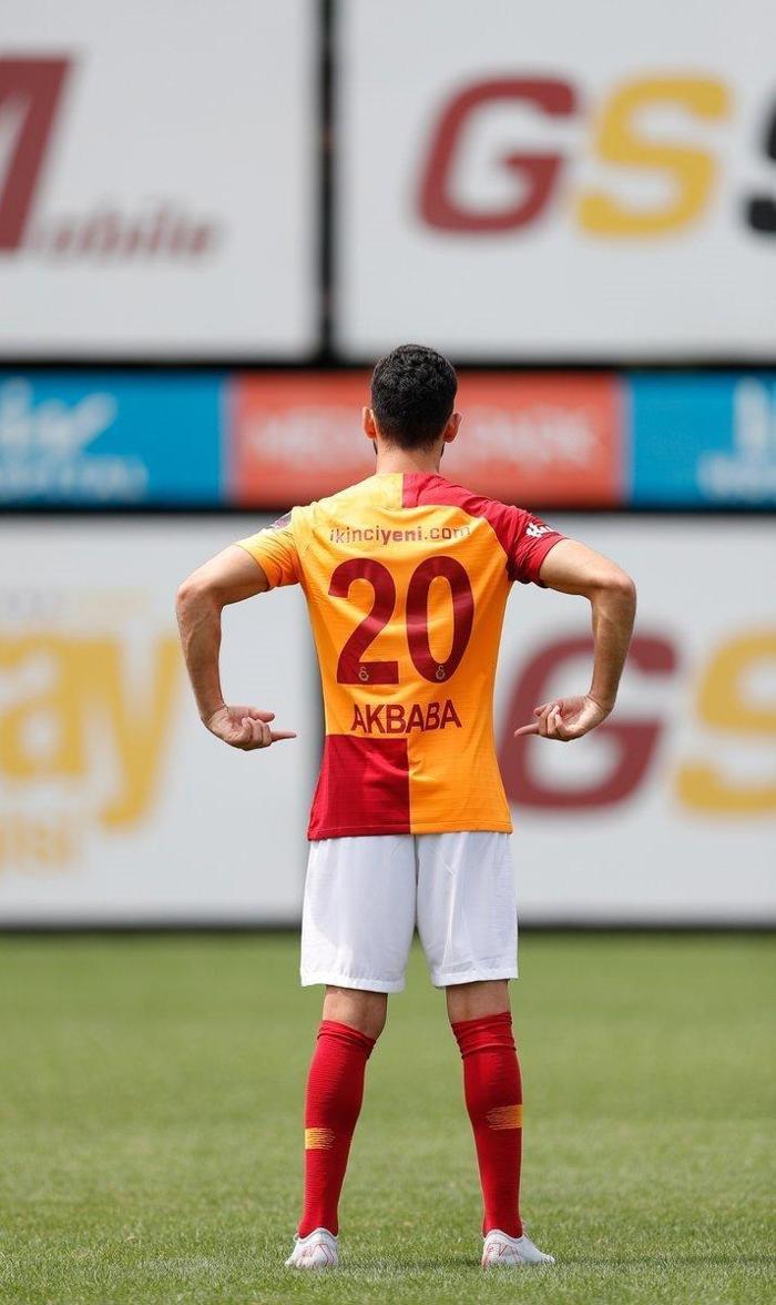 Galatasarayda Emre Akbaba şoku 15 milyon Euro...