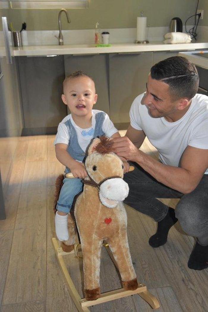 Galatasaraylı futbolcu Omar Elabdellaoui çocukları için kendini feda etti İşte o detay