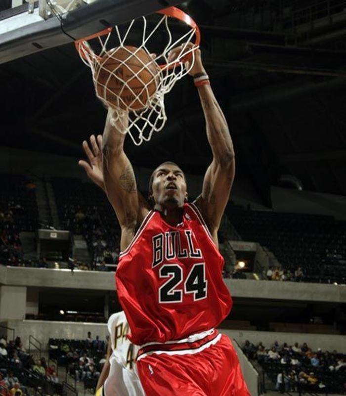 TYRUS THOMAS (CHICAGO BULLS)