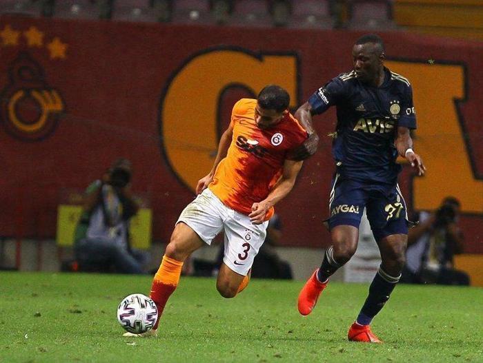 Galatasaraylı futbolcu Omar Elabdellaoui çocukları için kendini feda etti İşte o detay