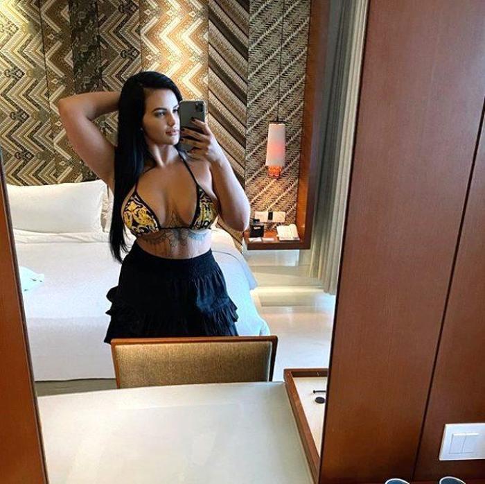 Yarış pilotu Renee Gracie, cinsel içerikli fotoğraf ve videolarını çalarak satan hackerlara küfretti