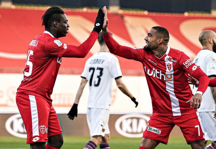 Mario Balotelli geri döndü İlk maçında gol