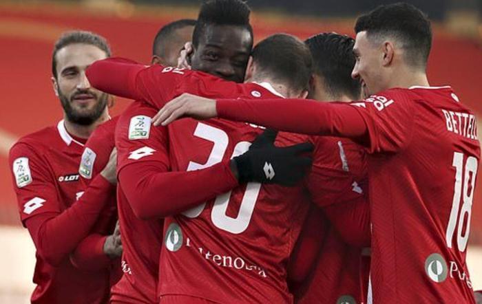 Mario Balotelli geri döndü İlk maçında gol