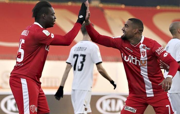 Mario Balotelli geri döndü İlk maçında gol