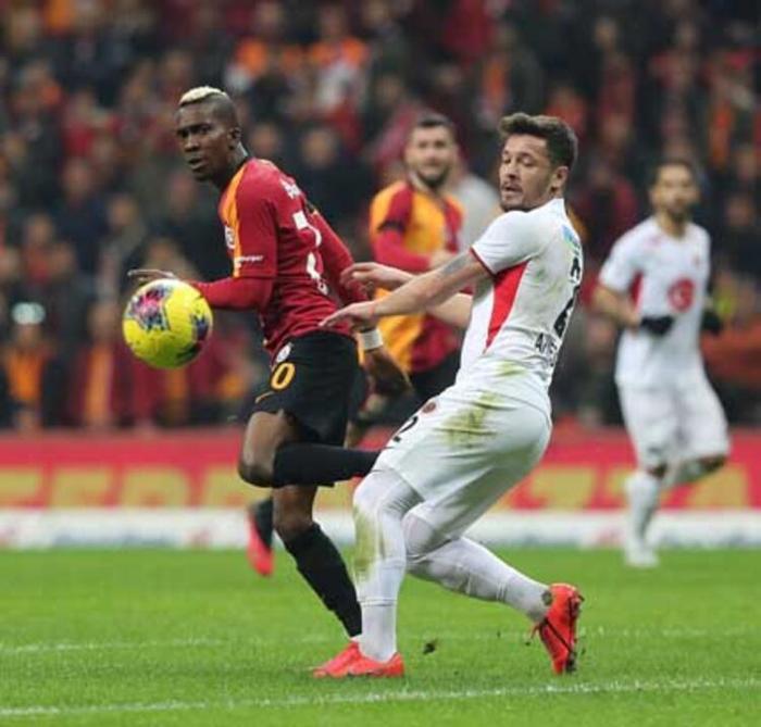 Galatasarayda Fatih Terimden radikal karar Başakşehir maçında...