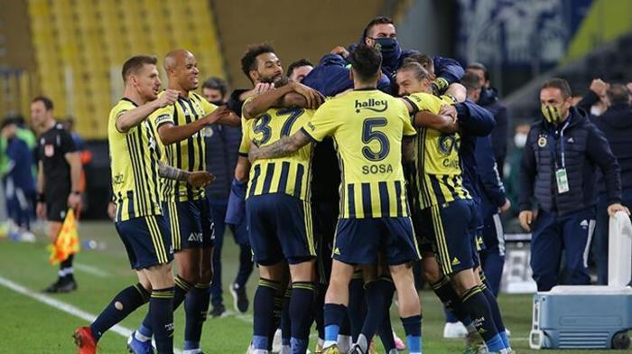 Fenerbahçede Erol Bulut 3 ismin üstünü çizdi Ayrılık zamanı