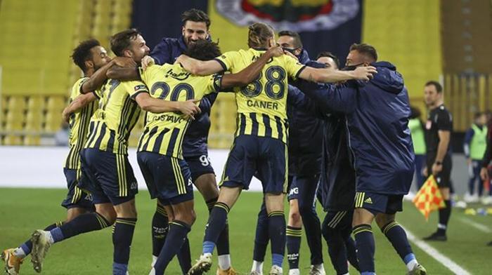 Fenerbahçede Erol Bulut 3 ismin üstünü çizdi Ayrılık zamanı