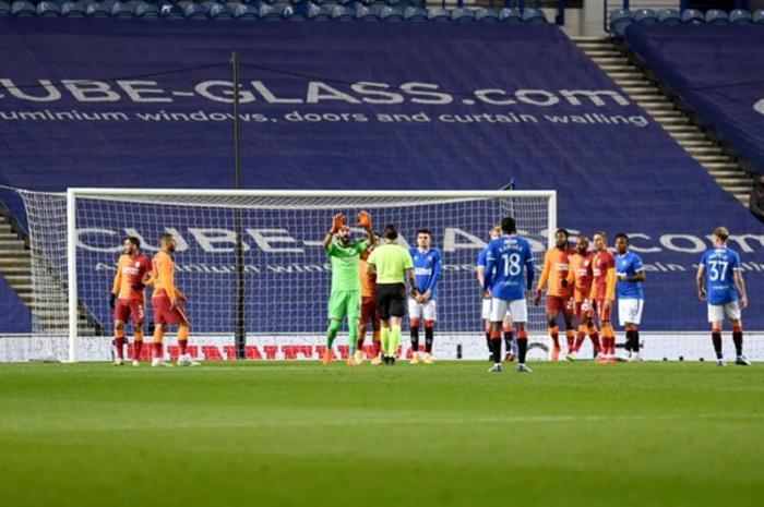 Galatasaray taraftarından maç sonu olay tepki Böyle dalga geçtiler...