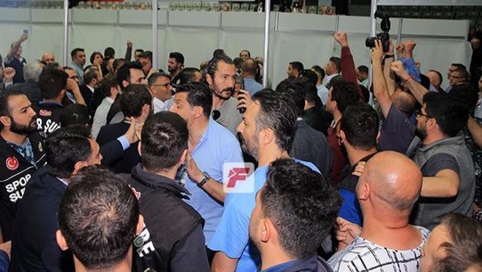 Beşiktaş kongresinde tansiyon yükseldi