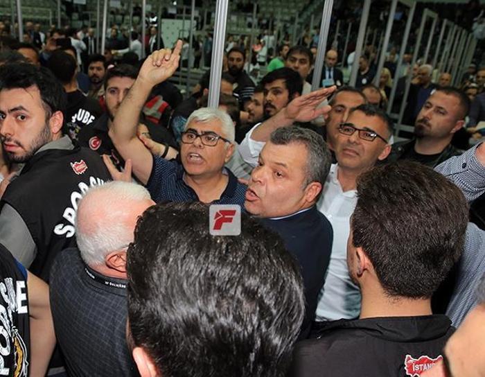 Beşiktaş kongresinde tansiyon yükseldi