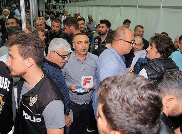 Beşiktaş kongresinde tansiyon yükseldi