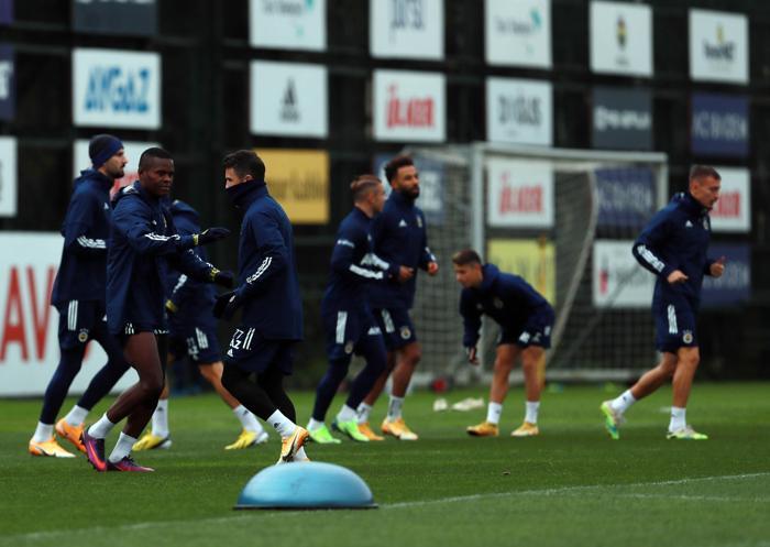 SON DAKİKA Fenerbahçeye 4 futbolcudan müjdeli haber