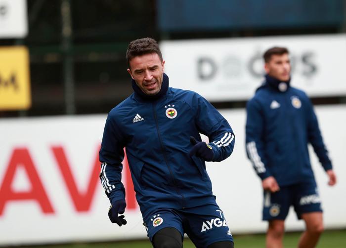 SON DAKİKA Fenerbahçeye 4 futbolcudan müjdeli haber
