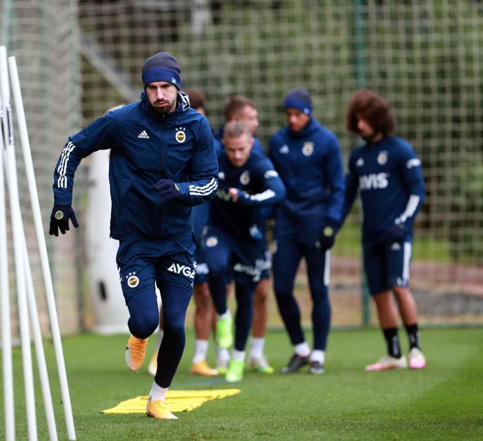 SON DAKİKA Fenerbahçeye 4 futbolcudan müjdeli haber