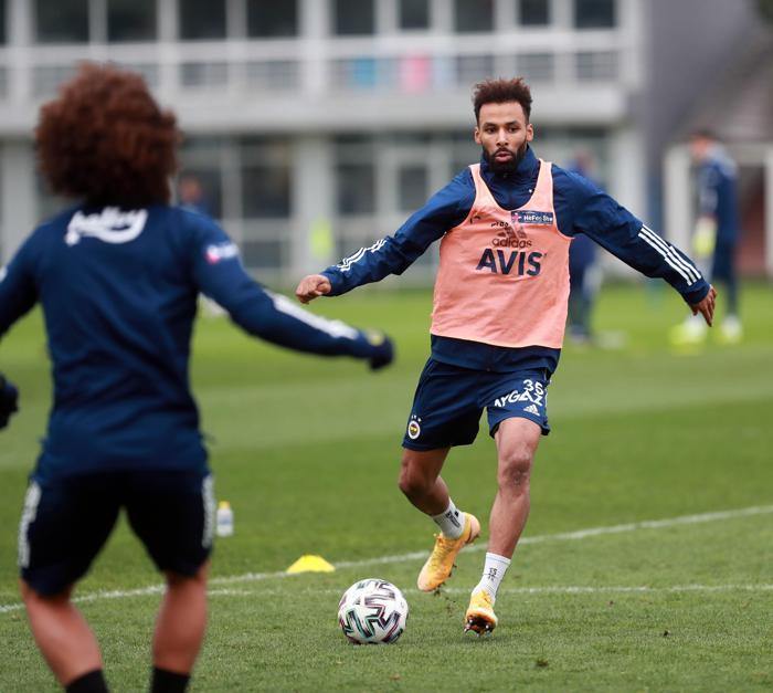 SON DAKİKA Fenerbahçeye 4 futbolcudan müjdeli haber