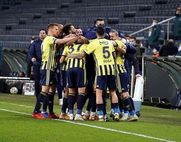 Son dakika transfer haberi Fenerbahçeye İtalyadan iki stoper birden: Kjaer ve Maksimovic