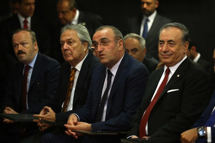 TARAFTARLAR VE CAMİA KORKTU
