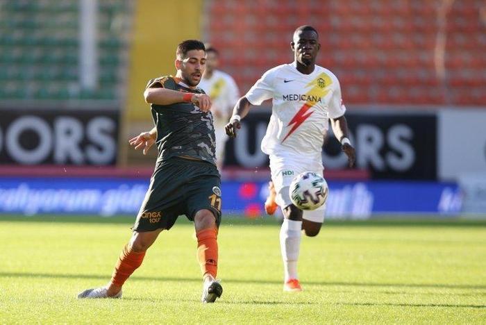 Son dakika transfer haberi Fenerbahçede Bakasetas harekatı