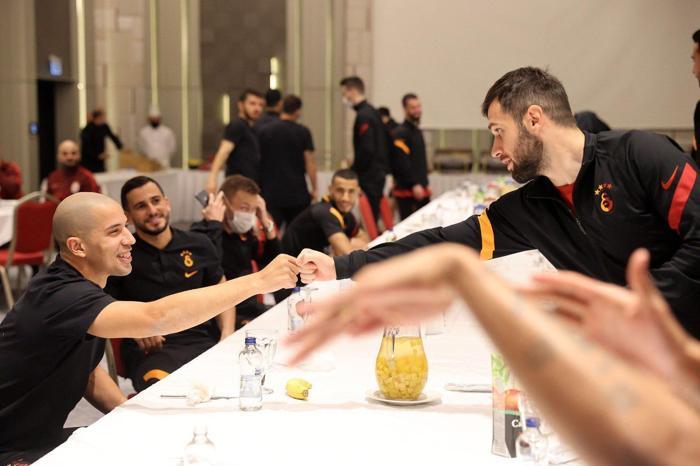 Galatasarayda Feghoulinin doğum günü kutlandı