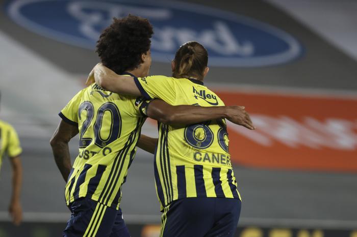 Fenerbahçede dikkat çeken detay Caner Erkin oyundan alınınca...
