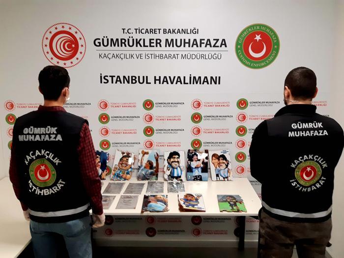 Maradona tablolarının arkasından kokain çıktı