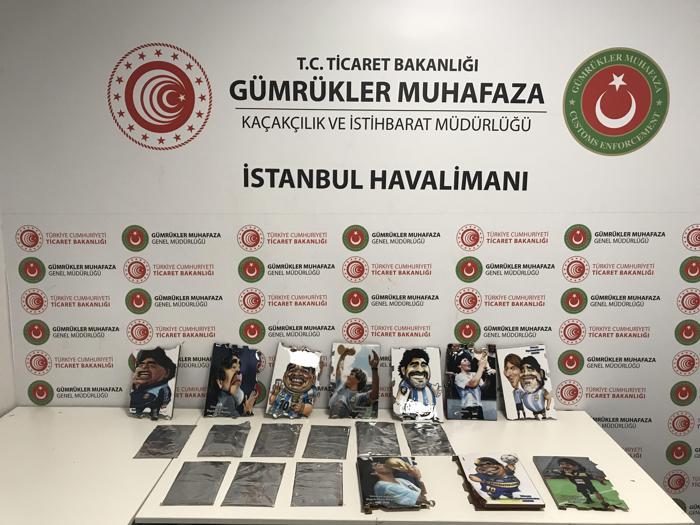 Maradona tablolarının arkasından kokain çıktı