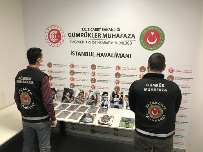 Maradona tablolarının arkasından kokain çıktı