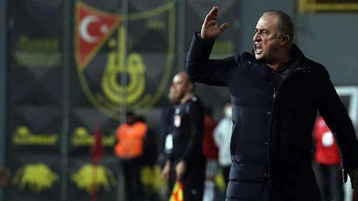 Galatasarayda Fatih Terime 2 ayrı ceza Deniz Çoban yazdı