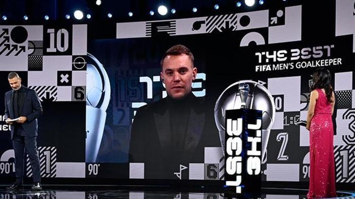 Ronaldonun şaşkın hali FIFAnın Yılın Futbolcusu Ödülü gecesinde şoke eden anlar