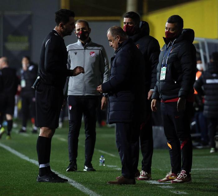 Galatasarayda Fatih Terime 2 ayrı ceza Deniz Çoban yazdı