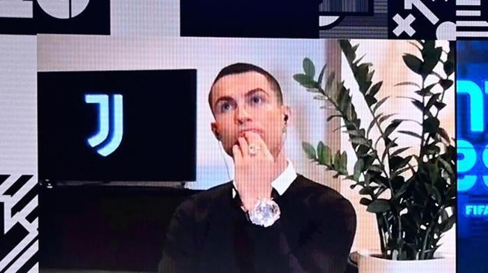 Ronaldonun şaşkın hali FIFAnın Yılın Futbolcusu Ödülü gecesinde şoke eden anlar