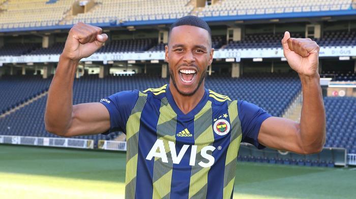Fenerbahçe eski savunmacılarını arıyor
