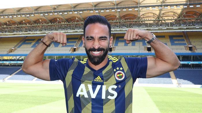 Fenerbahçe eski savunmacılarını arıyor