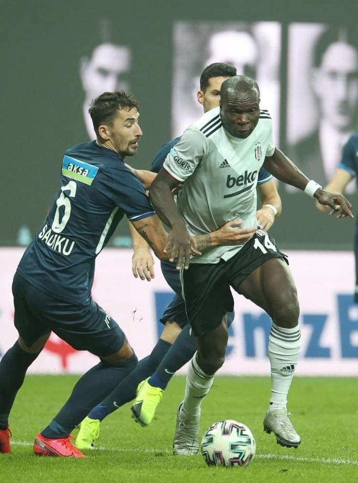 SON DAKİKA Beşiktaşın yıldız futbolcusu Aboubakarı Wolfsburg transfer etmek istiyor