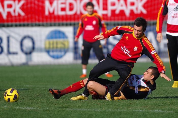 Emre Çolak 4 yıl sonra Türkiyede Sevilla ve Valencianın kapısından dönmüştü