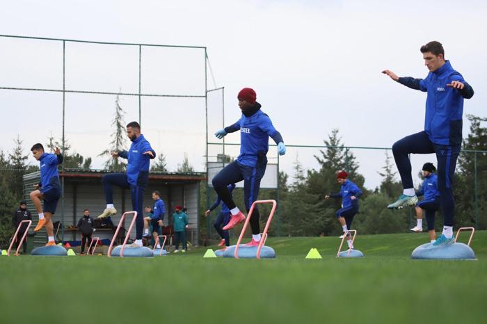 Trabzonspor, Galatasaray mesaisine başladı