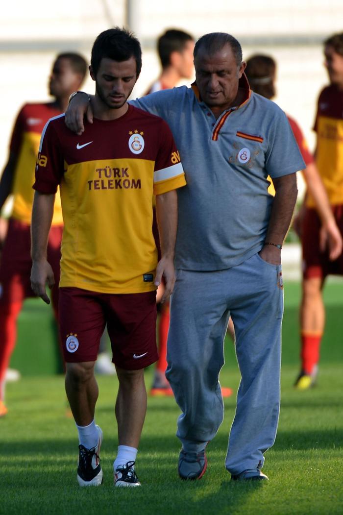 Emre Çolak 4 yıl sonra Türkiyede Sevilla ve Valencianın kapısından dönmüştü