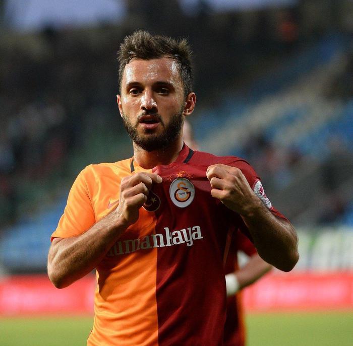 Emre Çolak 4 yıl sonra Türkiyede Sevilla ve Valencianın kapısından dönmüştü