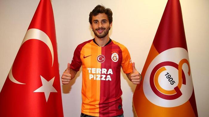 Galatasarayda Saracchi Fatih Terimin gözünden düştü