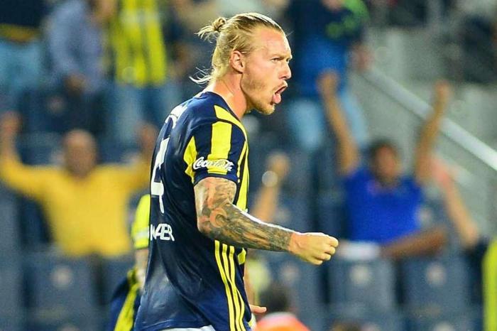 Fenerbahçe eski savunmacılarını arıyor