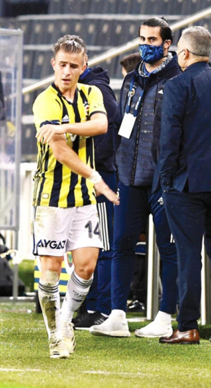 Fenerbahçede Pelkas sinirlerine hakim olamadı
