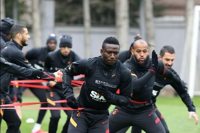 Galatasarayda son durum Saracchi ve Radamel Falcao...