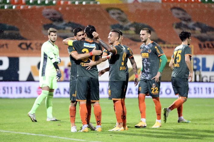 Alanyaspor-Beşiktaş maçını spor yazarları değerlendirdi
