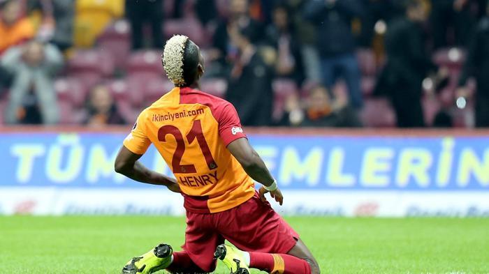 Onyekuru neden Galatasaraydan ayrıldı İşte yanıtı
