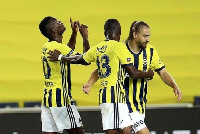 Fenerbahçede Samatta için flaş takas iddiası