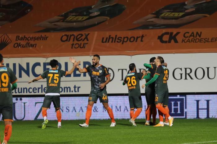 Alanyaspor-Beşiktaş maçını spor yazarları değerlendirdi