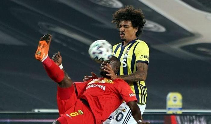 Fenerbahçe hocası için sert sözler Bu işten anlamadığı belli