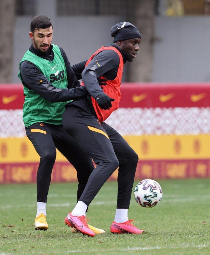 Fatih Terim kararını verdi Galatasarayın Hatayspor 11i...