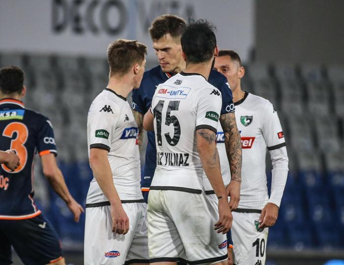 Başakşehir-Denizlispor maçının ardından ortalık karıştı