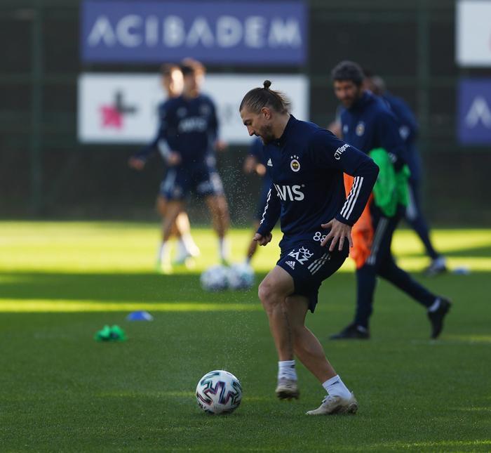 Fenerbahçe idmanından kareler